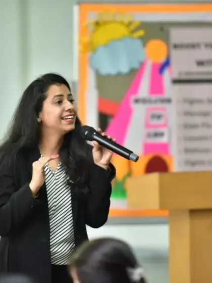 A happy, interactive moment with the audience. Connecting with people and answering their health questions is the favorite part of my job.