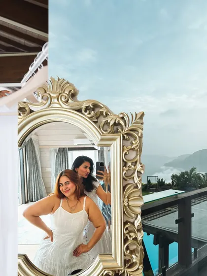 A mirror selfie with a fellow influencer at the Westside getaway, capturing the collaborative spirit of the event.