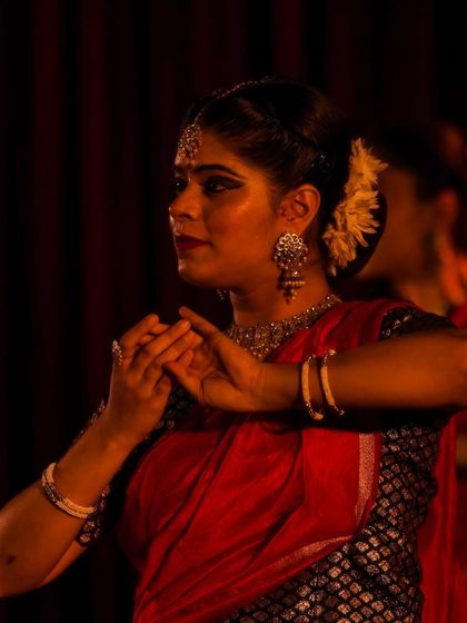 A moment of devotion captured during the auspicious time of Navratri. Dance is my way of honouring the divine feminine, the 'Devi', during this sacred festival.