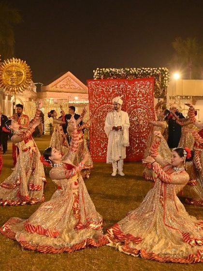 Grand Entrances: The First Impression photo 50