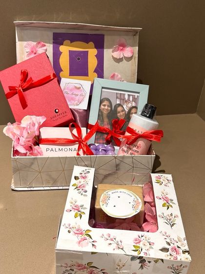 The F.R.I.E.N.D.S themed hamper alongside a smaller gift box. This shows how I can create a coordinated set of gifts for different people at the same event.