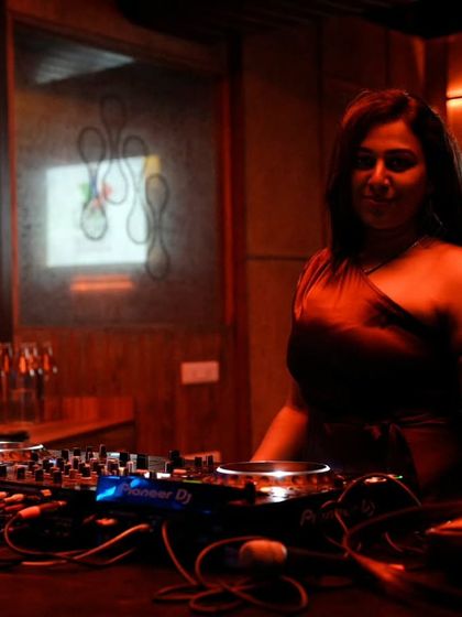 Riyanna - DJ Services High-Energy Live Gigs photo 4