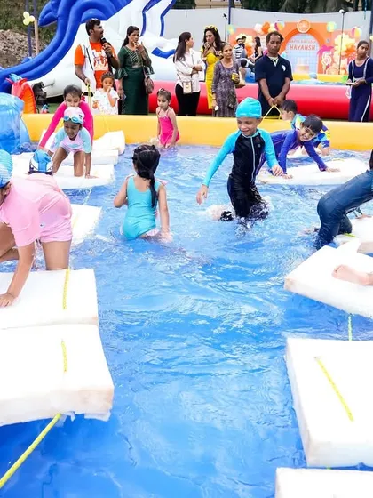 An exciting floating obstacle course for the kids to navigate. This type of activity encourages active play and teamwork.