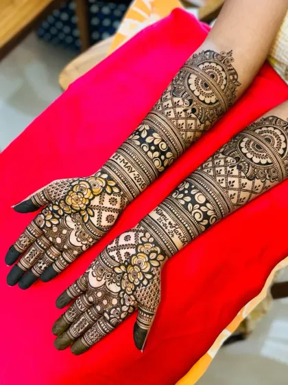 A beautiful design with floral patterns and the wedding date included.