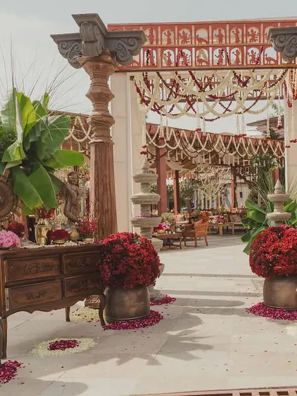 A duplicate image of the grand entrance to the Mehendi, showcasing the impressive scale and detail.
