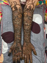 Mehendi Artistry Services