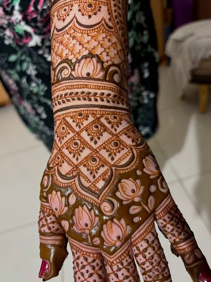 Mitali - Mehendi for Special Occasions Exquisite Bridal Mehendi photo 21