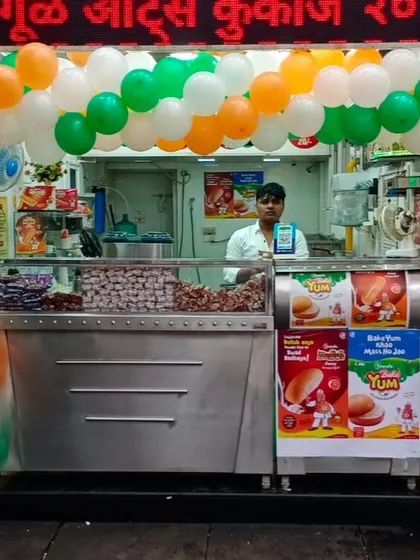 An Independence Day themed balloon arch in saffron, white, and green for the 'Yewale Amruttulya' tea shop. This is a great example of how I can create decorations for seasonal or national holiday promotions.
