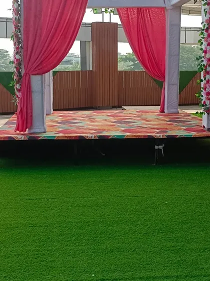 A simple mandap setup on the attached lawn of Ellora banquet hall. This is a great option for clients who want an outdoor ceremony with the convenience of an indoor hall.