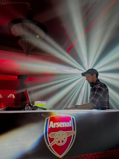 An Arsenal fan's dream gig. It was fun to incorporate my love for the team into my setup for this event.