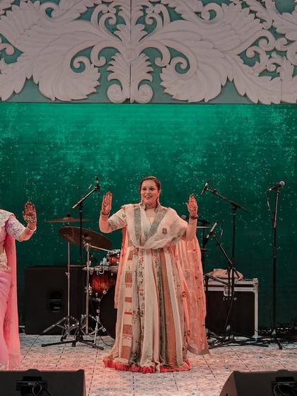 A fam-jam that brought together family from Gurgaon, Kolkata, USA, and more for a wedding in Udaipur!