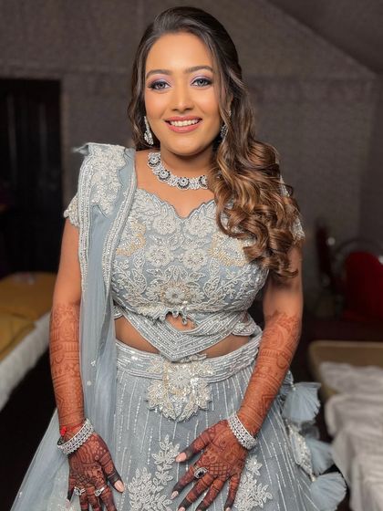 Modern Pastel & White Bridal Looks photo 63