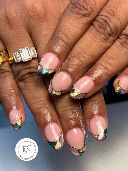 A beautiful stained-glass effect created with deep jewel tones and fine gold chrome outlines. This is a great example of how we can play with color and texture for a unique look.