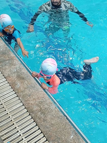 Ray Center - Swimming Lessons Learn to Swim: Your First Splash photo 4