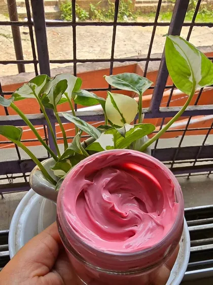 My ready to use Rose Calamine face pack, with its creamy pink texture. This pack is wonderful for soothing the skin, reducing dark spots, and treating acne, thanks to the natural properties of rose and kaolin clay.