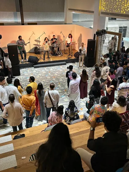 A packed house at the Kohler India Experience Center in Bombay. We filled the amphitheater-style seating with music and good vibes.