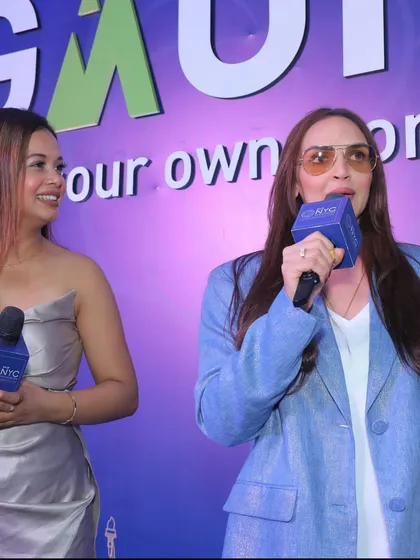 Sharing a laugh with the "Dhoom" girl, Esha Deol. Her energy is absolutely infectious.