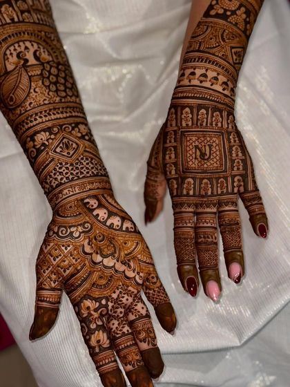 Intricate Bridal Mehendi photo 48