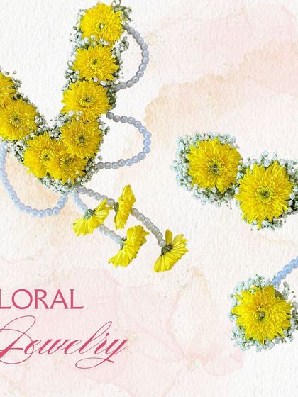 For a bright and sunny Haldi look, I created this floral jewelry set using fresh yellow chrysanthemums. It’s a cheerful and fragrant way to adorn yourself for your pre-wedding celebrations.