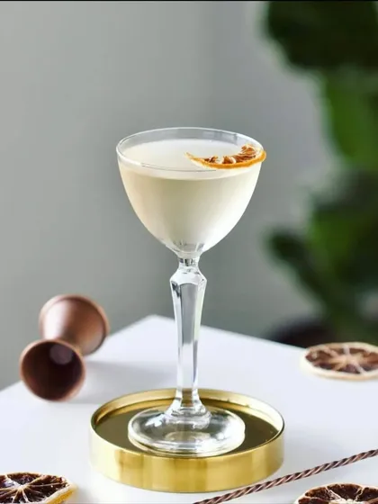 Another creation for Plaka Cyberhub. This elegant sour in a vintage coupe glass shows the international style we achieved using local ingredients.
