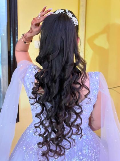 Elegant Hairstyling photo 5