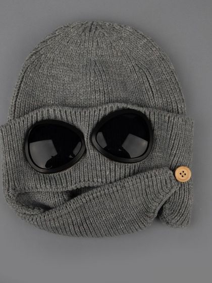 A slightly different angle of the grey goggle-balaclava.