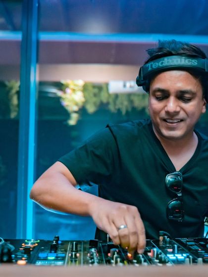 A happy shot from a gig in Thane. It's always a pleasure to play for new crowds.