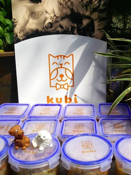 My meal boxes are all set for delivery. I use these sturdy, reusable containers to keep the food fresh and make feeding time easy for you.