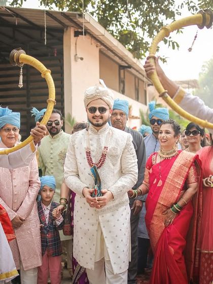 Unforgettable Entrances & Baraats photo 6