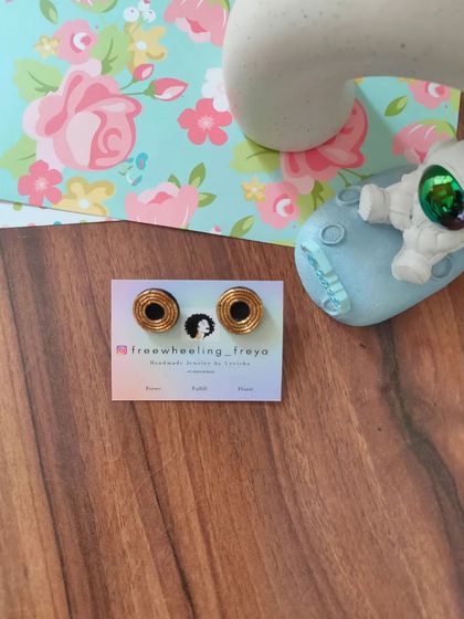 My zardozi studs are perfect for everyday wear or for the office. They feature intricate thread work and are available in a wide range of colors to match any outfit.