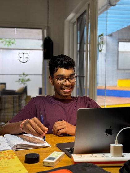 Academics are a priority. Our on-site Learning Centre provides a structured and focused environment for our student-athletes to excel in their studies alongside their golf training.