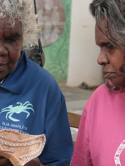 At the confluence of craft, culture and heritage are the skilled artisans who carry an invaluable legacy. We are grateful to CAIR, DFAT and Australian Consultate to support a unique cross-cultural exchange with Bábbarra Women’s Centre, Maningrida.