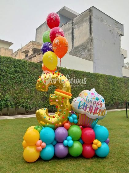 Personalized Balloon Bouquets & Hampers photo 31