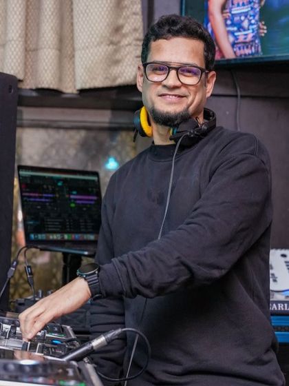 Hemanth Bhat - Club & Nightlife DJ Behind the Decks photo 22