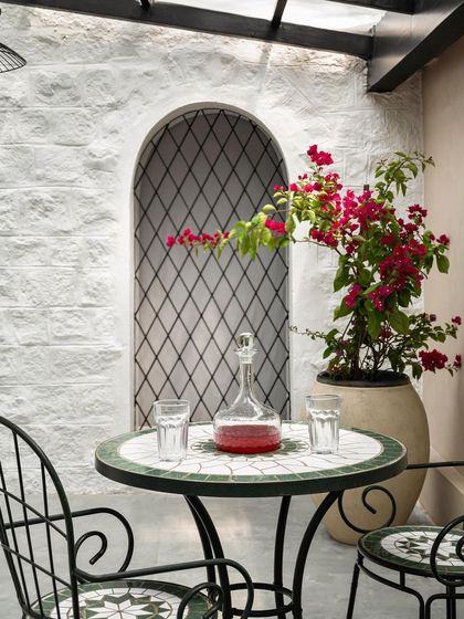 Ivy Lane Villa: A Colonial Renovation photo 19