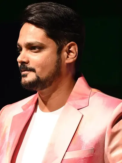 A close-up shot from the RSDA 20th annual event. Hosting large-scale shows requires a different kind of focus and stage presence.