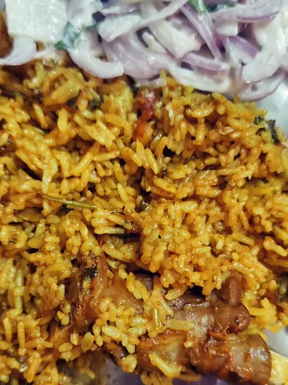 For me, every day can be mutton day! This mutton pulao with dahi kanda is a weekend special, featuring fall-off-the-bone meat and flavourful Indrayani rice.