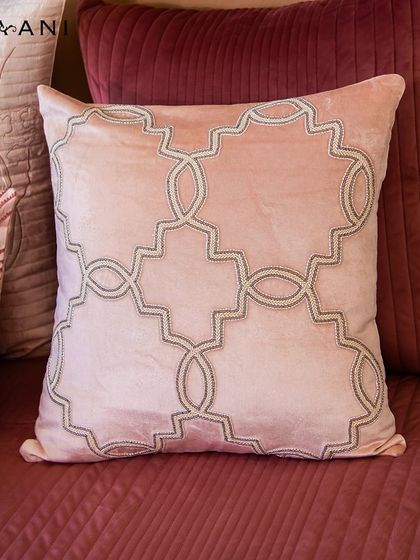 Ekaani - Luxury Home & Spiritual Decor Luxurious Linens: Cushions & Bedcovers photo 54