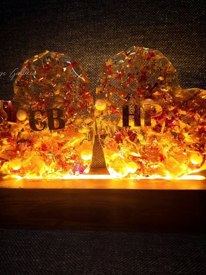 Vinys Galleria - Custom Resin Home Decor Resin Clocks, Lamps & Blocks photo 11