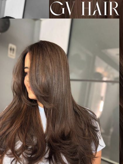 Shades of brown. This layered cut is enhanced by a beautiful, multi-tonal brown that adds depth and movement.