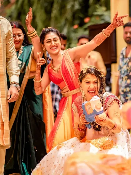 The Haldi ceremony is all about playful fun and family blessings. We love incorporating spontaneous dance moments like this into the celebration, making sure every part of your wedding is filled with laughter and great memories.