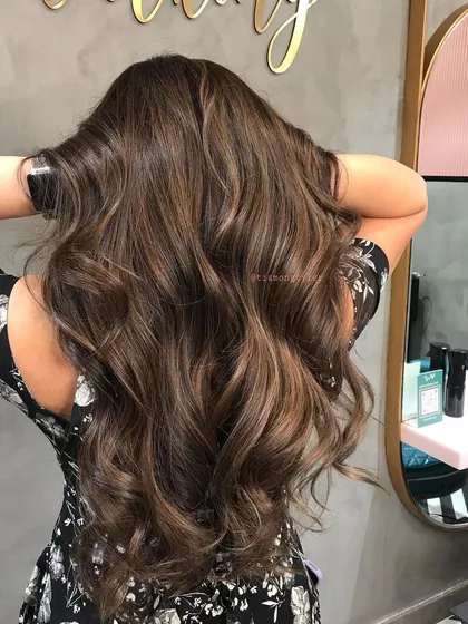 The hair of the day. This beautiful balayage showcases a perfect blend of tones, creating a look that is full of volume, movement, and shine.