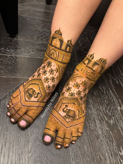 Elegant Foot Mehendi photo 4