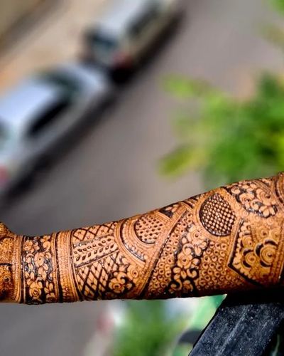 Mehndi Artistry Services