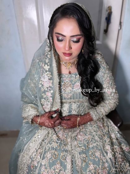 Soft & Ethereal: Pastel, White & Gold Looks photo 26