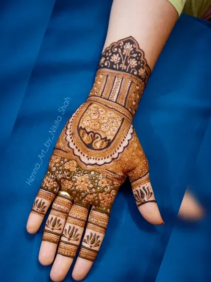 The stained version of my anti-AI art piece. The rich color and depth are something that only real, natural henna and human artistry can achieve.
