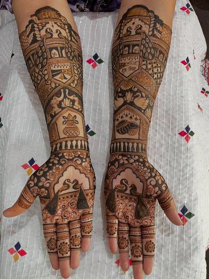 Intricate Bridal Hands photo 20