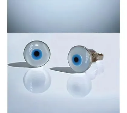 A minimalist take on evil eye studs, this pair features a simple glass design set in silver, perfect for a subtle touch of symbolism.