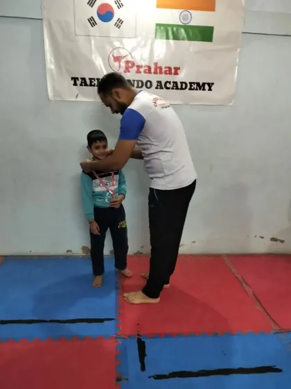 The moment of awarding a medal to one of our youngest competitors.