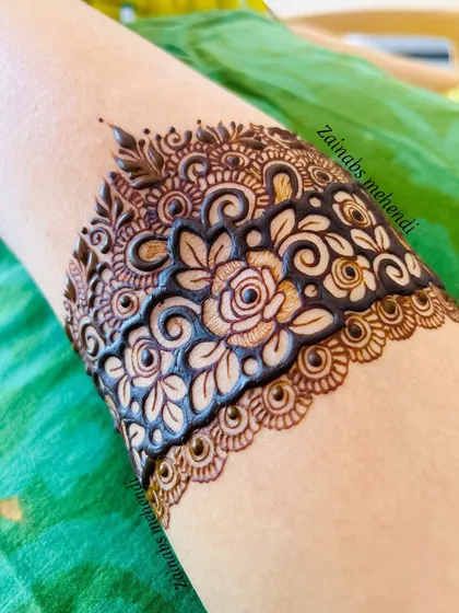 It's all in the details. This close-up shows the fine linework and shading I use to create depth and texture, especially in my signature rose motifs. Every element is drawn with precision and care.